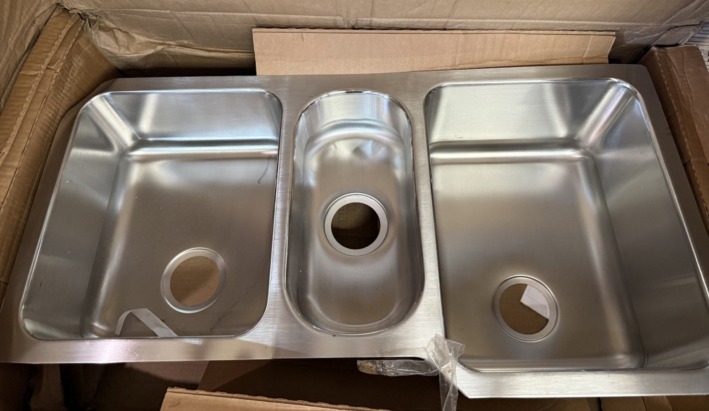 Elkay ELUH4020 Undermount Kitchen Sink 40"x20.5"x10"