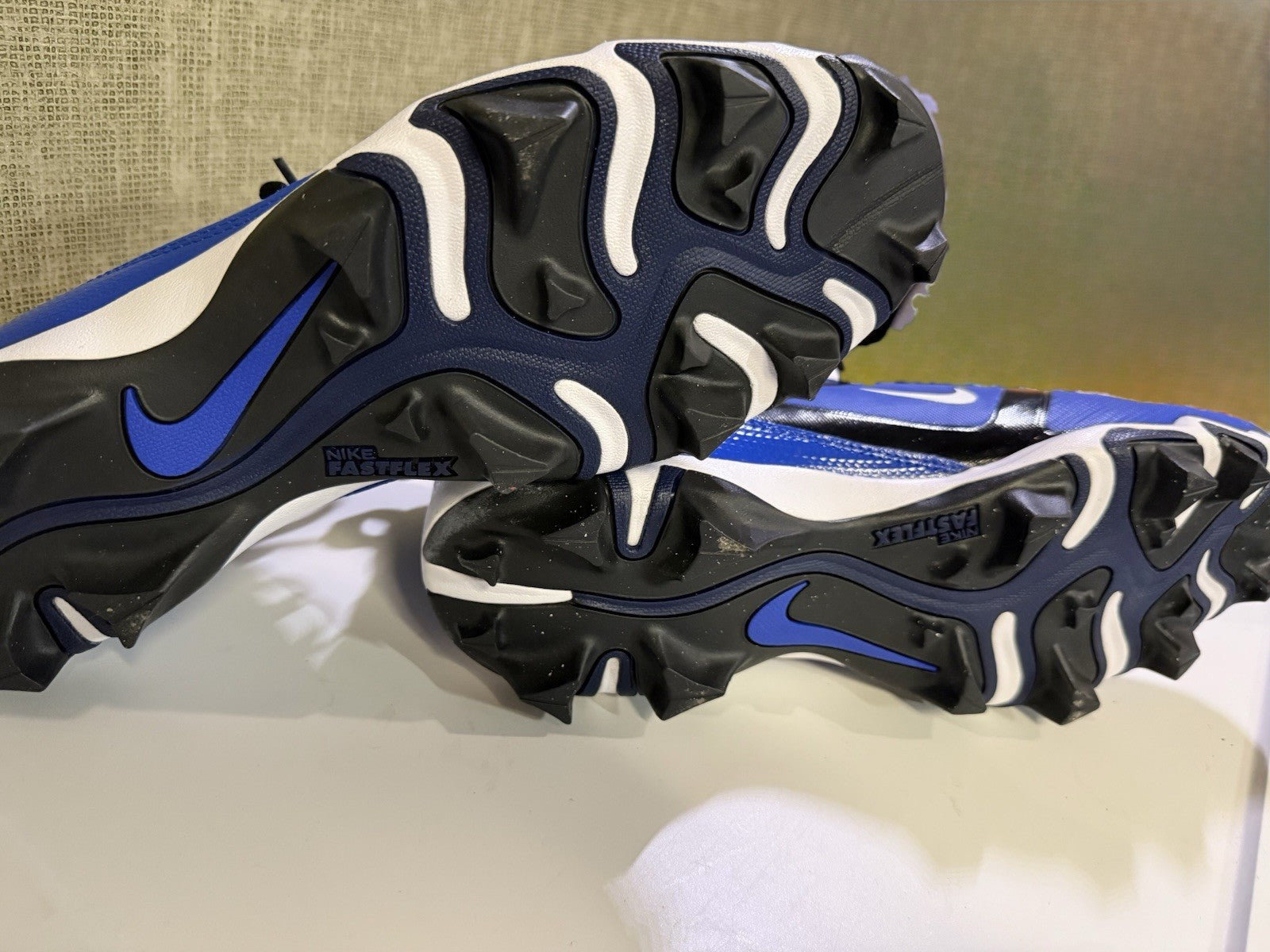 Size 10.5 - Men’s Nike Alpha Menace 4 Shark Cleats Hyper Royal Blue new w/o box