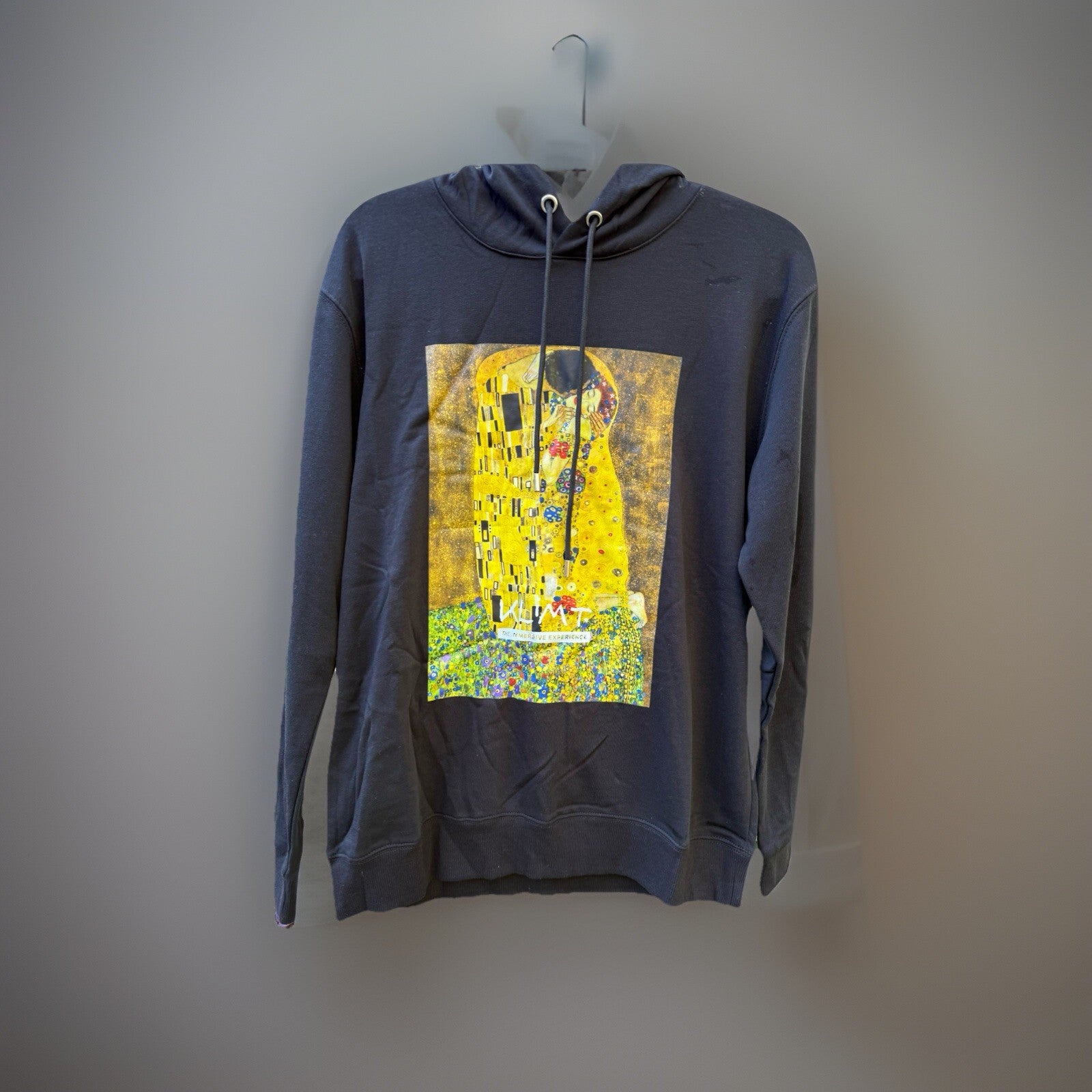 Gustav Klimt - The Kiss, Immersive Experience Black Hoodie, size XL