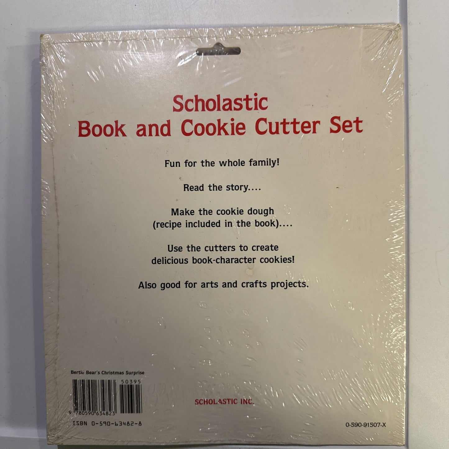 Scholastic Books & Cookie Cutter Set-Bertie Bears Christmas Surprise-1989 Sealed