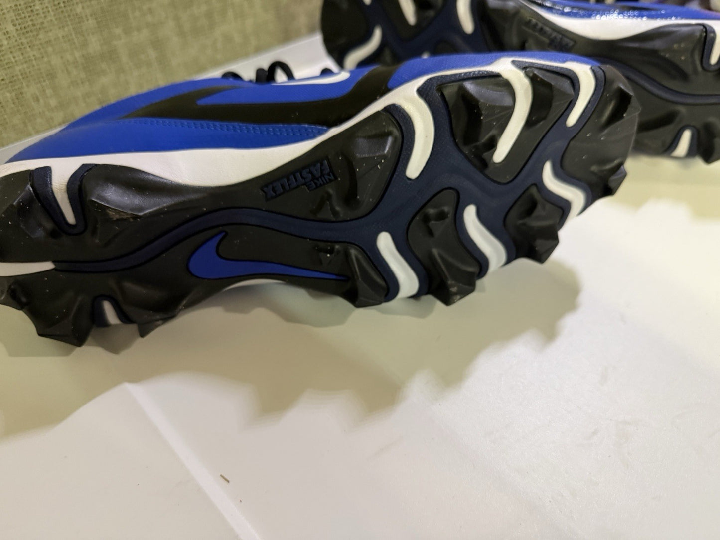 Size 10.5 - Men’s Nike Alpha Menace 4 Shark Cleats Hyper Royal Blue new w/o box