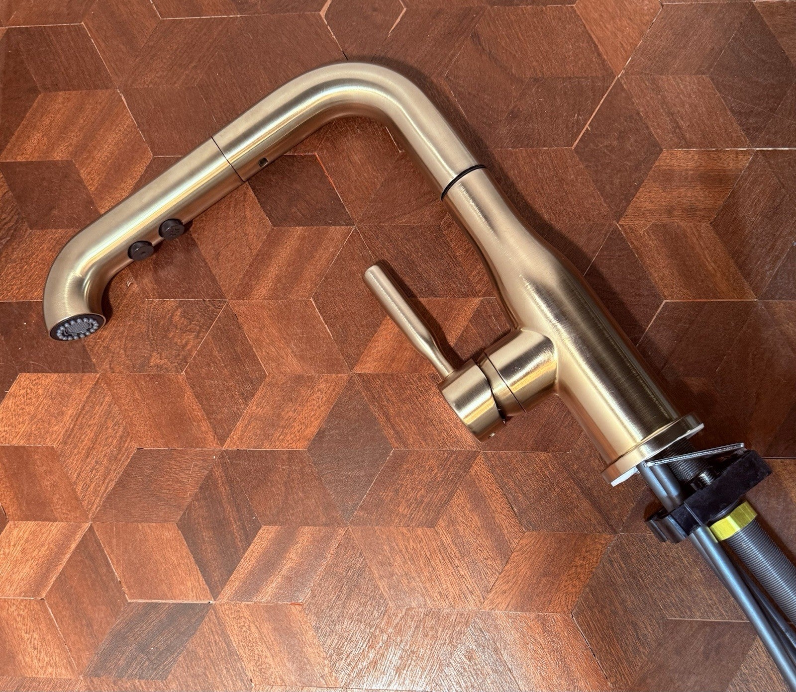 Delta 16943-CZ-DST Almari Pull-Out Kitchen Faucet—Champagne Bronze (Faucet Only)