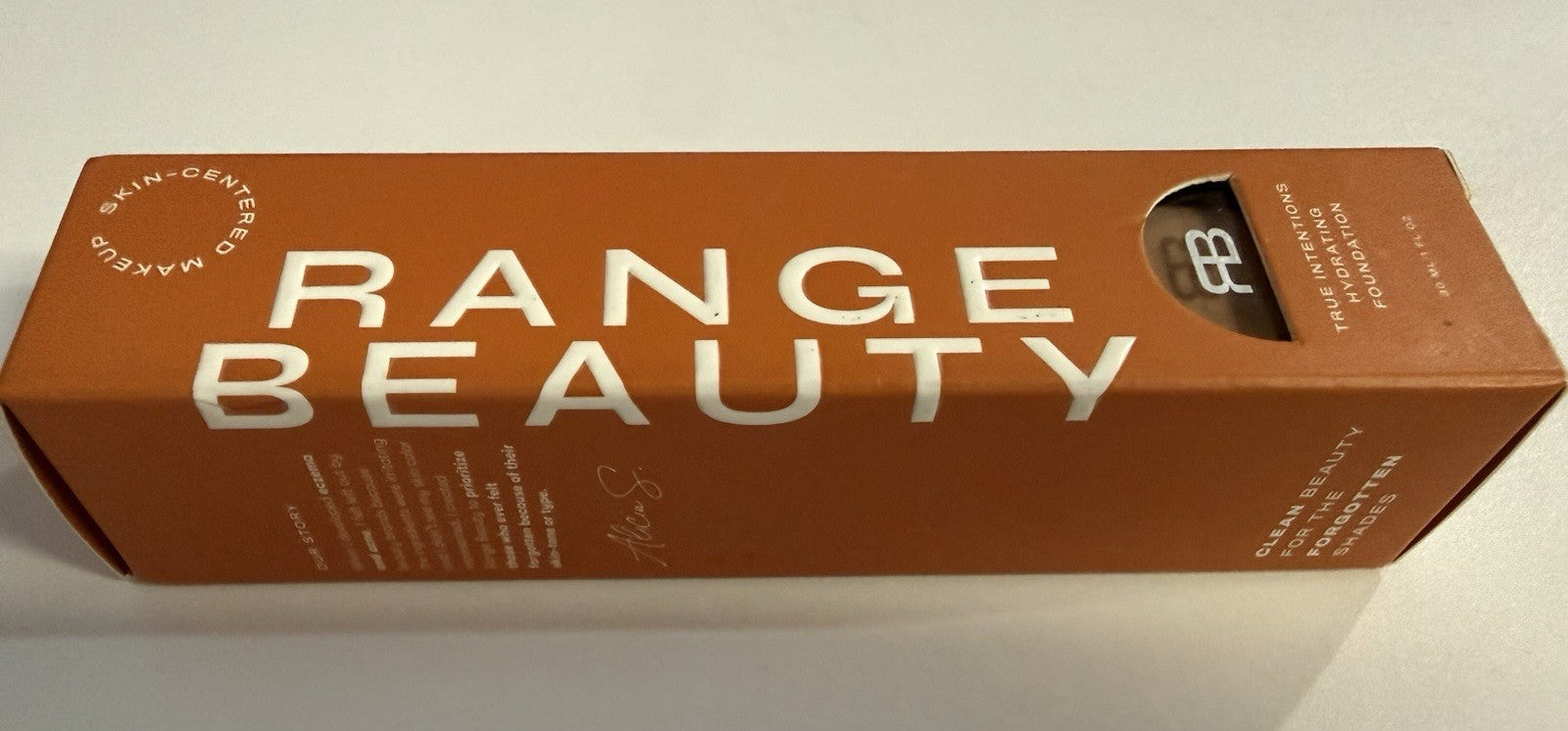 Range Beauty True Intentions Hydrating Foundation - Dune-  Skin Centered Make-up